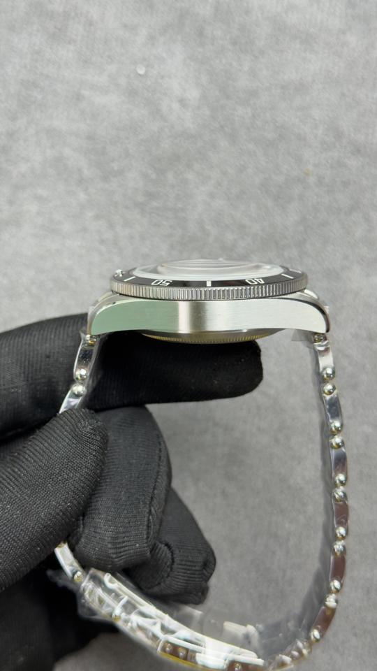 Seikomod Tudor 39mm niềng đen-duoc-ban-tai-NGUYÊN độ đồng hồ