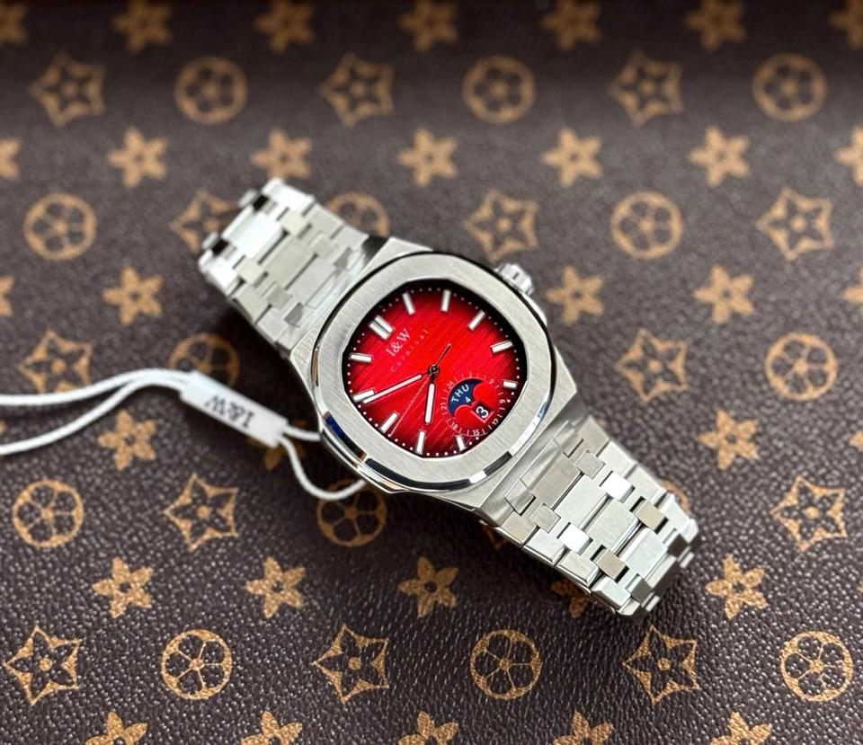 I&W Carnival IW735G đỏ-duoc-ban-tai-NGUYÊN độ đồng hồ (seikomod)