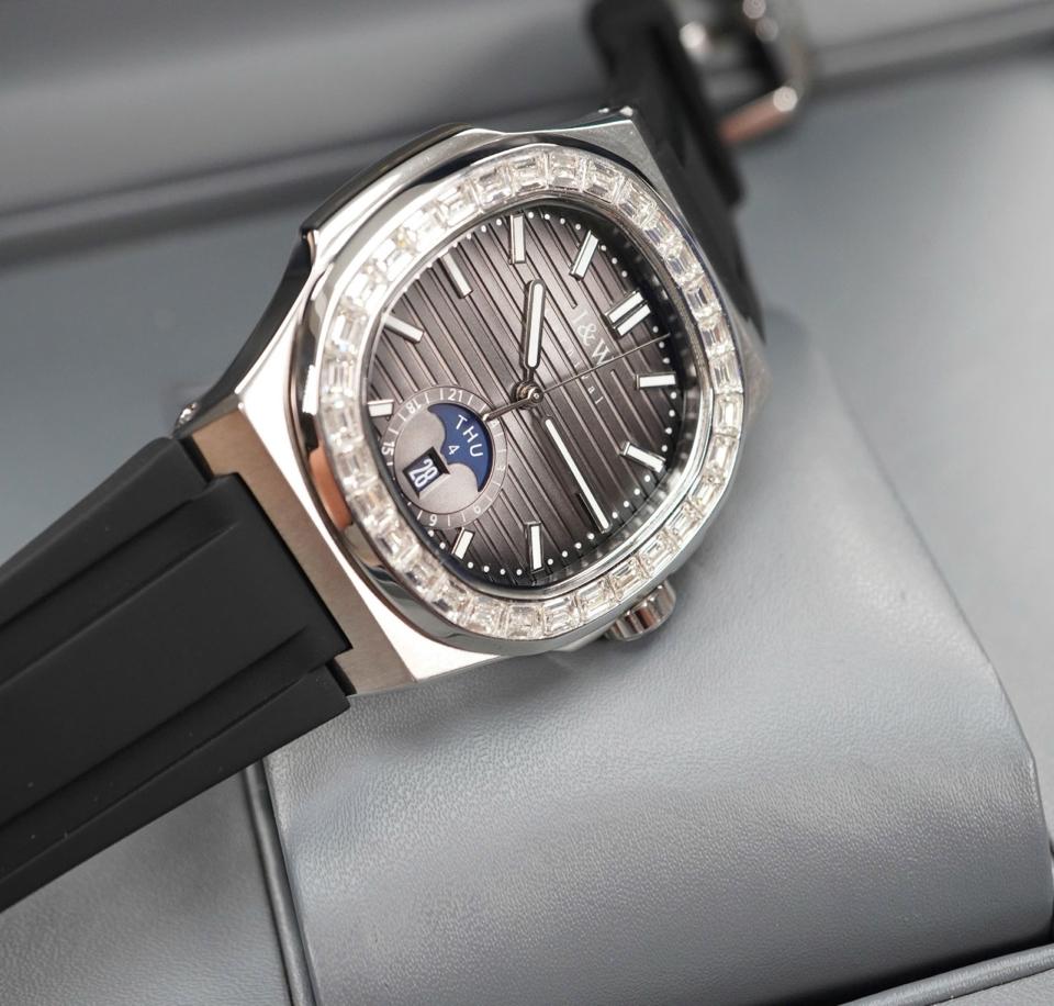 I&W Carnival IW735G mặt xám khói dây cao su-duoc-ban-tai-NGUYÊN độ đồng hồ (seikomod)