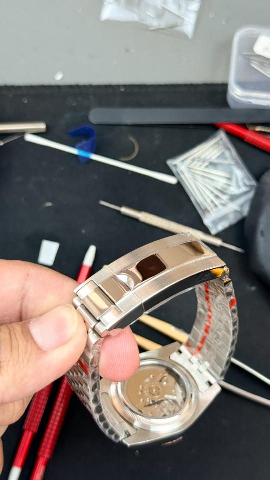 Seikomod DateJust dây 2 khúc v3 đời mới mặt đỏ mận-duoc-ban-tai-NGUYÊN độ đồng hồ