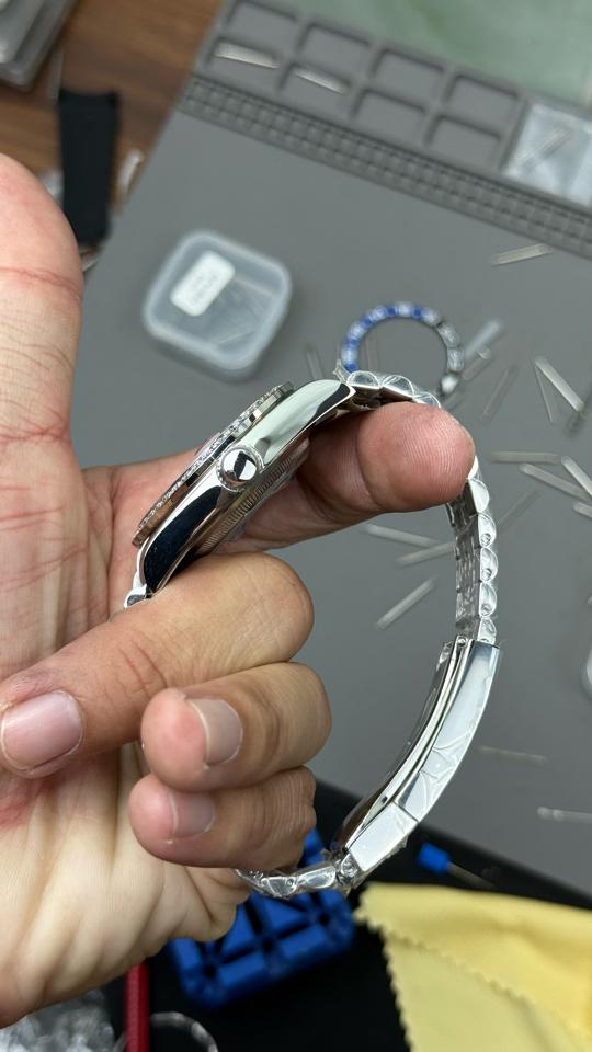 Seikomod DateJust đỏ niềng đá-duoc-ban-tai-NGUYÊN độ đồng hồ (seikomod)
