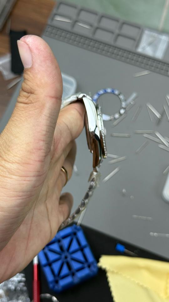 Seikomod DateJust đỏ niềng đá-duoc-ban-tai-NGUYÊN độ đồng hồ (seikomod)
