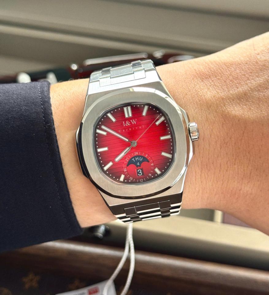 I&W Carnival IW735G đỏ-duoc-ban-tai-NGUYÊN độ đồng hồ (seikomod)
