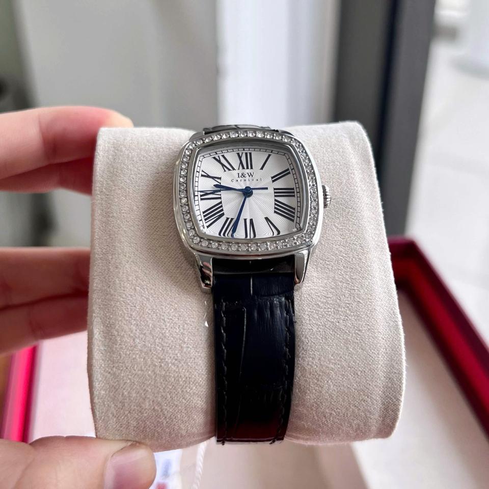 I&W Carnival 637L của nữ-duoc-ban-tai-NGUYÊN độ đồng hồ (seikomod)