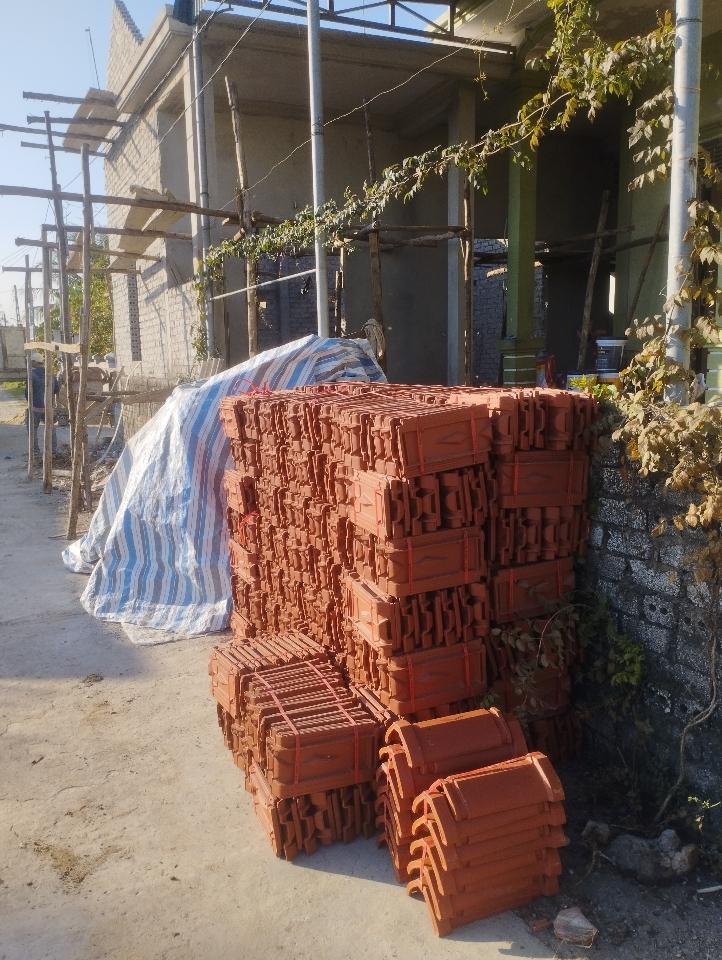 Ngói hạ long (A1)-duoc-ban-tai-ĐẠI LÝ: NGUYÊN LIÊN chuyên Sơn gạch - vật tư điện nước - điện lạnh - thiết bị vệ sinh cao cấp vv...