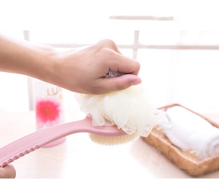 Bàn chải chà lưng kèm bông tắm 2 trong 1-duoc-ban-tai-BT Mart - Siêu thị dành cho Người bận rộn