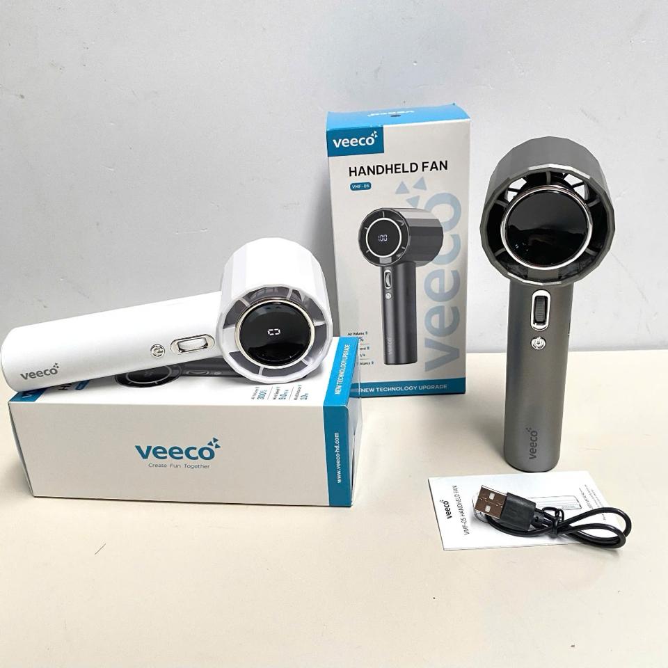 Quạt tích điện đèn led thể hiện 100 mức gió Veeco-duoc-ban-tai-BT Mart - Siêu thị dành cho Người bận rộn