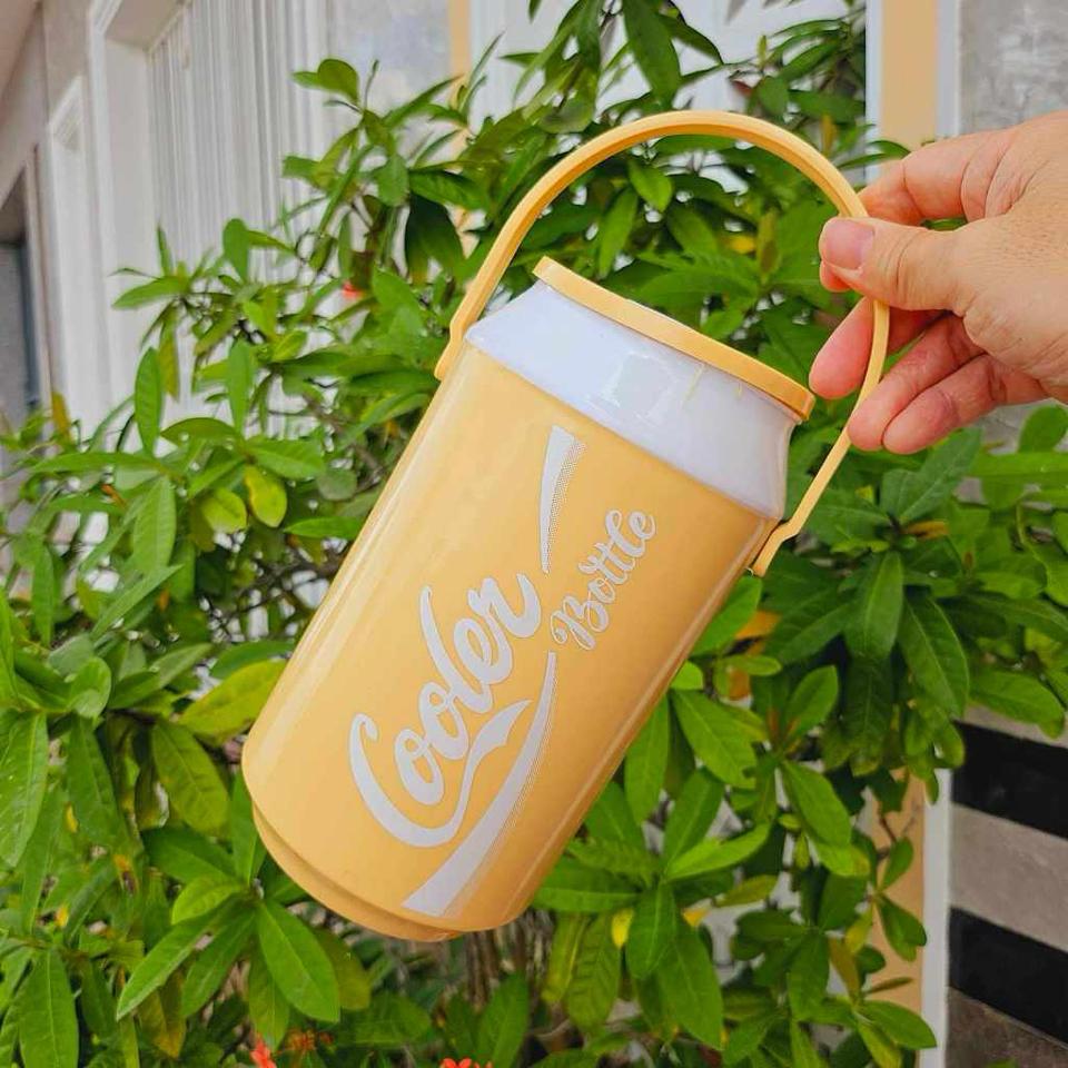 Bình đá giữ lạnh mini hình lon nước ngọt 1,5 lít-duoc-ban-tai-BT Mart - Siêu thị dành cho Người bận rộn