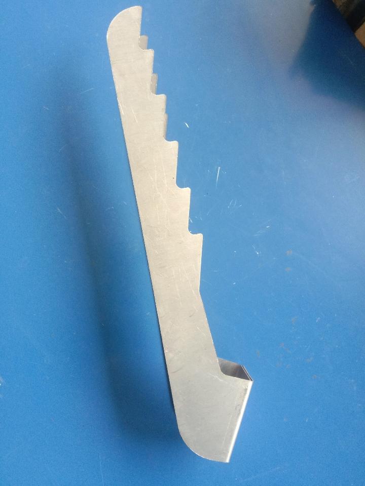 Đuôi phượng inox-duoc-ban-tai-KUBOTA 28