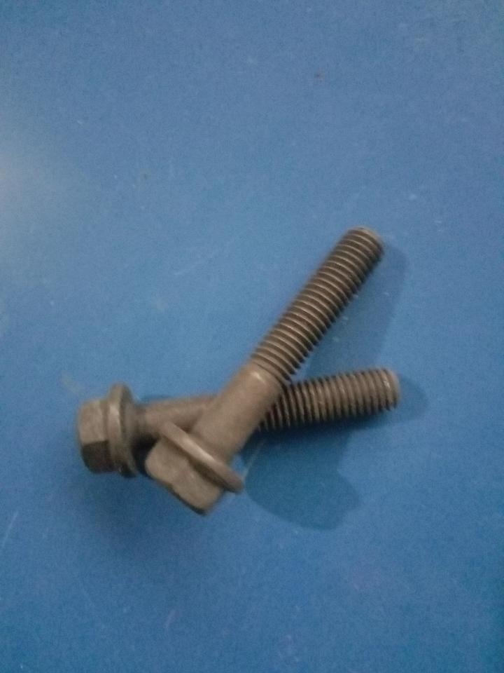 Bulong HS ngắn 01754-50845-duoc-ban-tai-KUBOTA 28