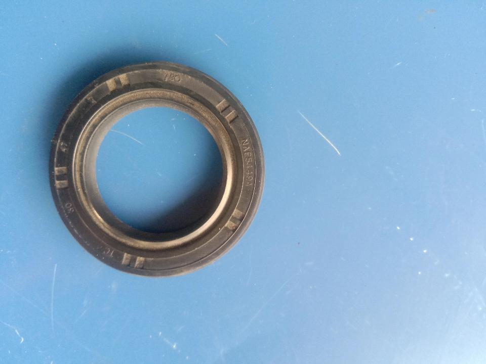 Phớt khoan đứng bui 09500-30478-duoc-ban-tai-KUBOTA 28
