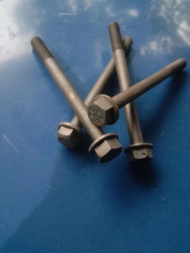 Bulong HS dài 01754-50890-duoc-ban-tai-KUBOTA 28