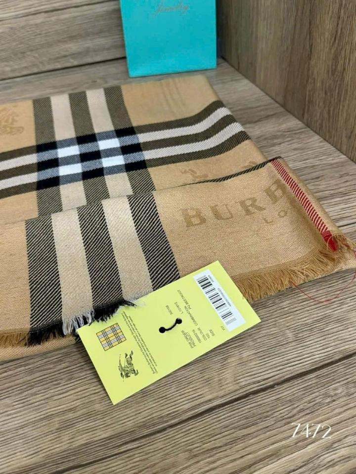 KHĂN CASHMERE BURBERRY Full tag-duoc-ban-tai-Kidzworld Asia