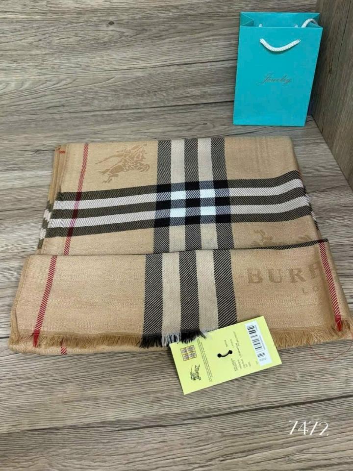 KHĂN CASHMERE BURBERRY Full tag-duoc-ban-tai-Kidzworld Asia