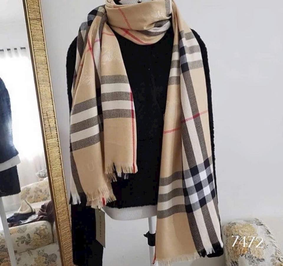 KHĂN CASHMERE BURBERRY Full tag-duoc-ban-tai-Kidzworld Asia