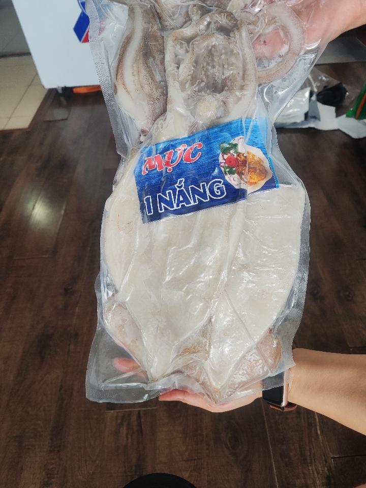 Mực 1 nắng 2con-duoc-ban-tai-Hải Sản Ngư Lộc