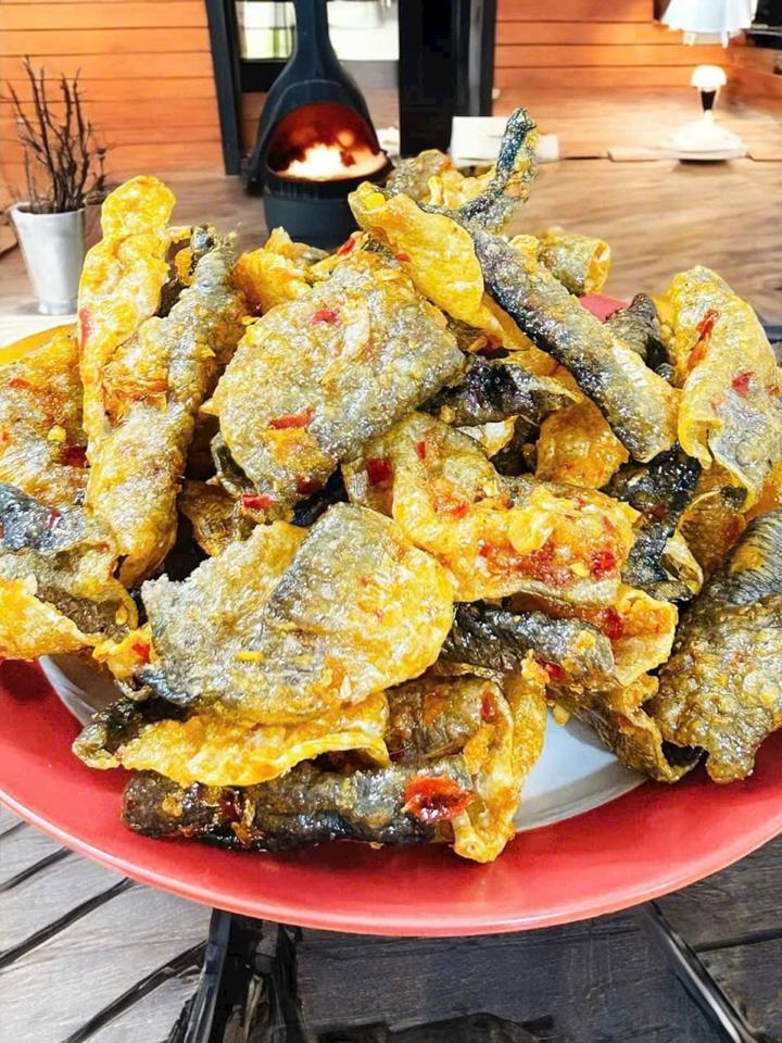 Da Cá Mắm Tỏi Ớt-duoc-ban-tai-BoBap