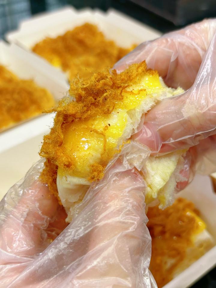 Bánh Mì Sữa Xúc Xích Chà Bông-duoc-ban-tai-BoBap
