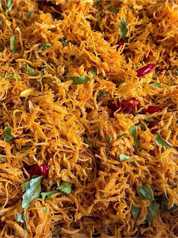 Khô Gà Lá Chanh -duoc-ban-tai-BoBap