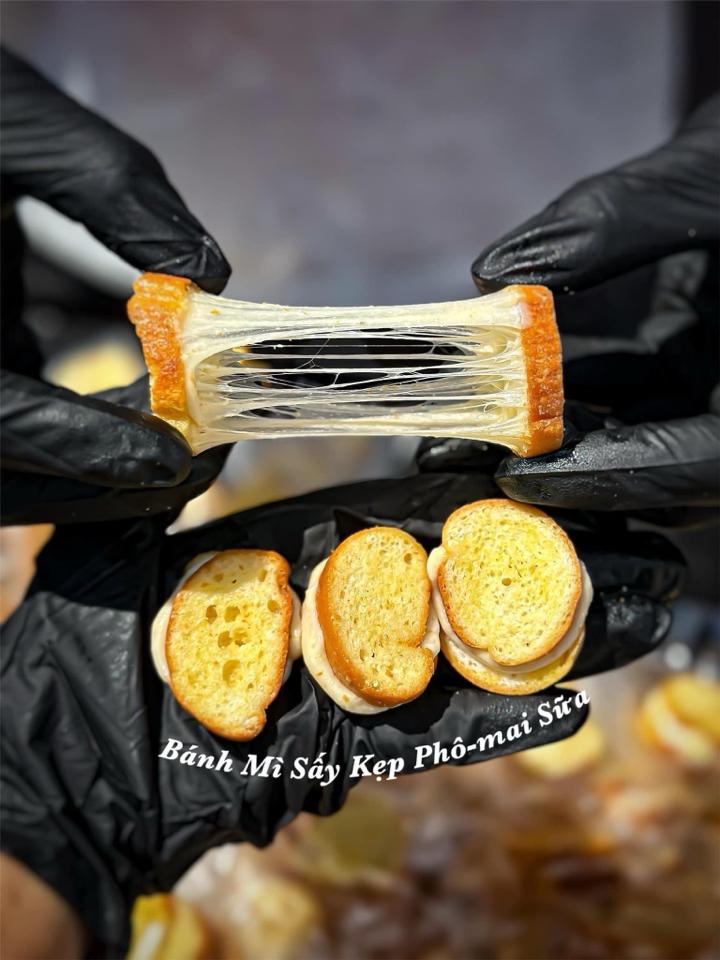 Bánh Mì Sấy Cheesy-duoc-ban-tai-BoBap