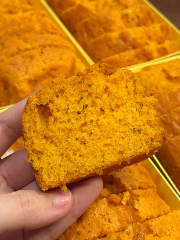 Bánh Bông Lan Cam Hạt Chia-duoc-ban-tai-BoBap