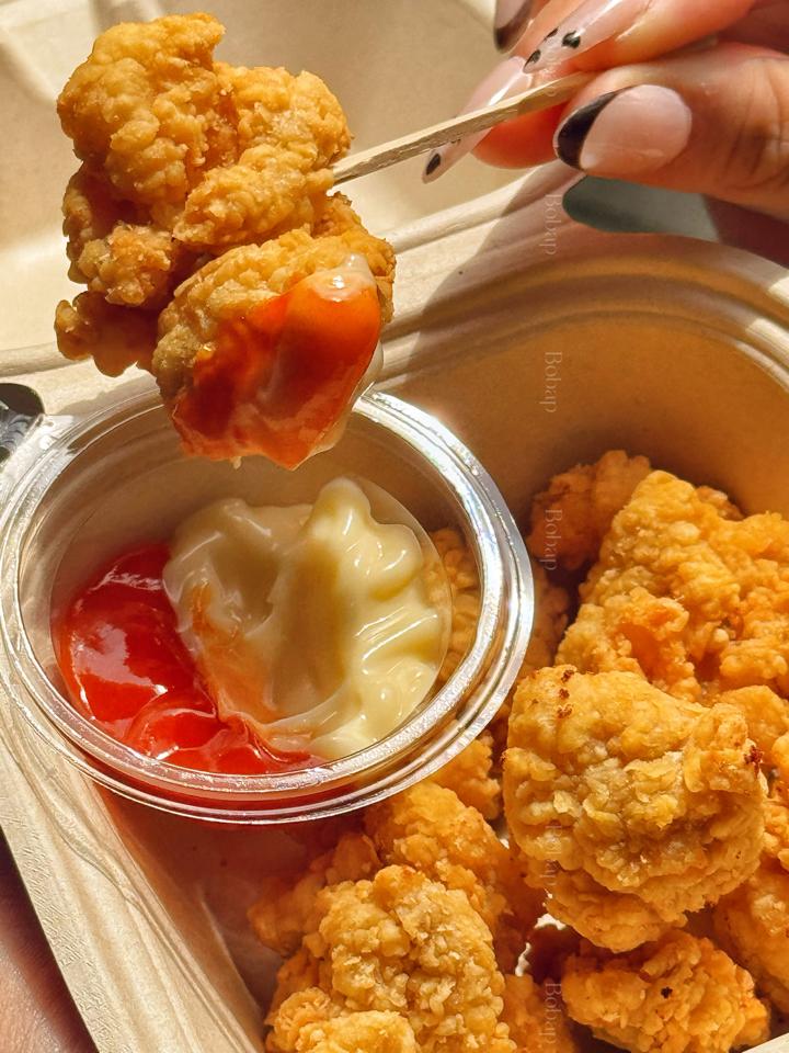 Gà Chiên Giòn-duoc-ban-tai-BoBap