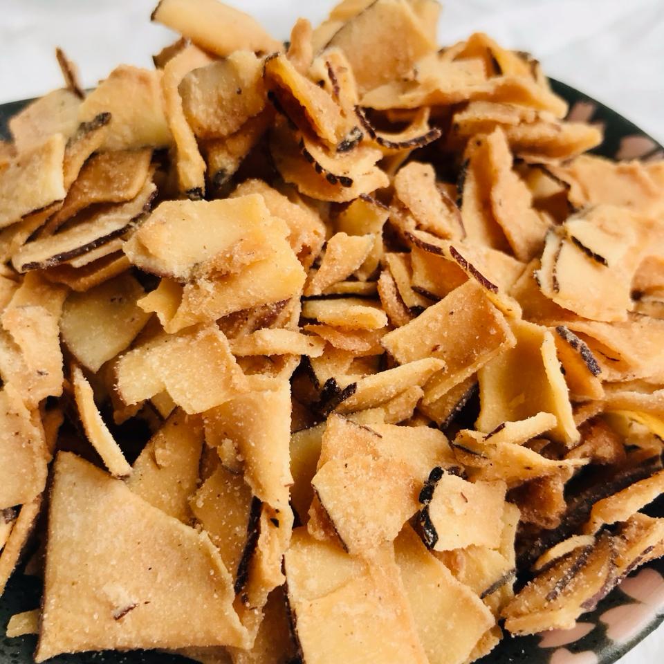 Dừa sấy giòn-duoc-ban-tai-ĐẠI NGÀN SOLAR & NUTS