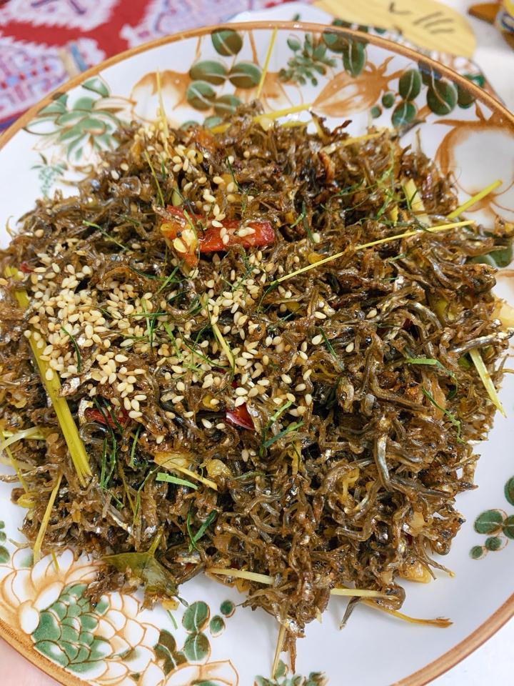 Cá cơm mờm-duoc-ban-tai-Cửa Tiệm Tạp Hoá SunKitchen