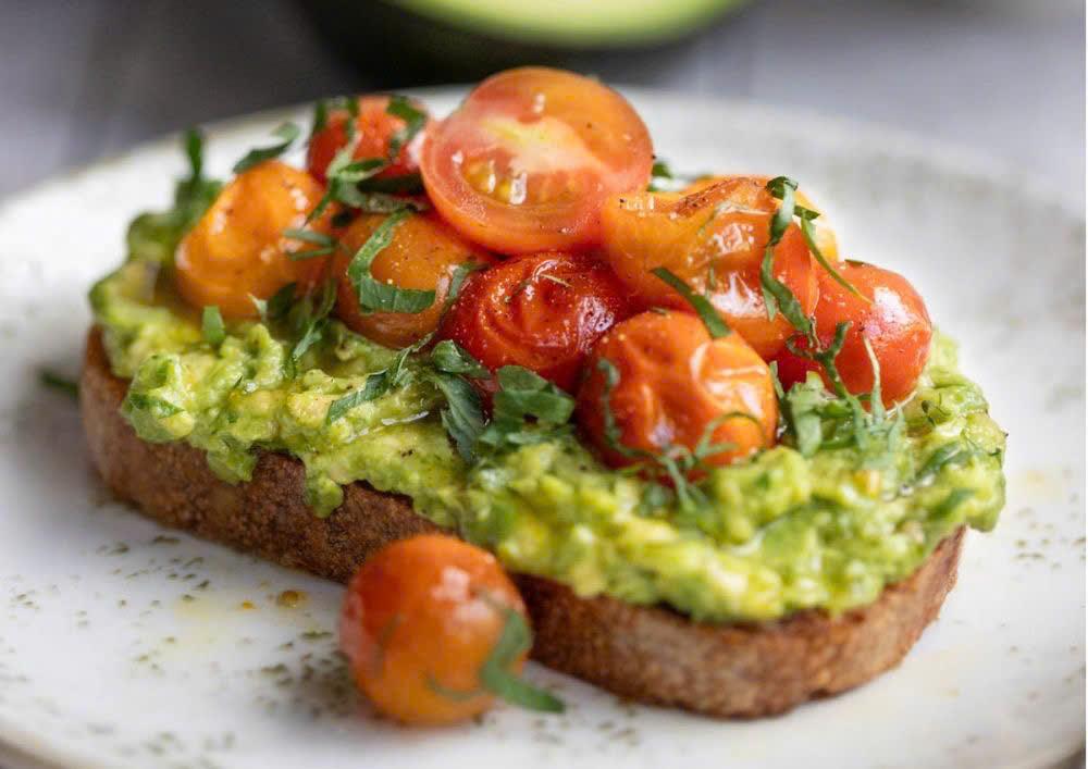 Tomato Confit Avocado Toast-duoc-ban-tai-SPANDA VEGAN & CAFE