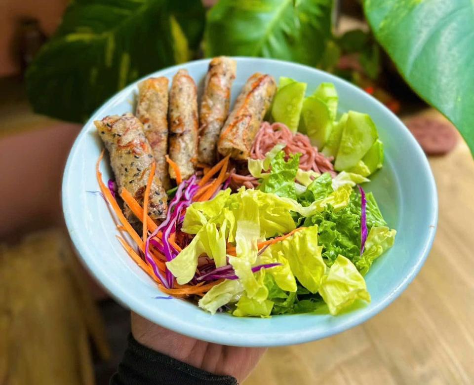 Vegan Rolls Brown Noodles - Bún chả giò-duoc-ban-tai-SPANDA VEGAN & CAFE