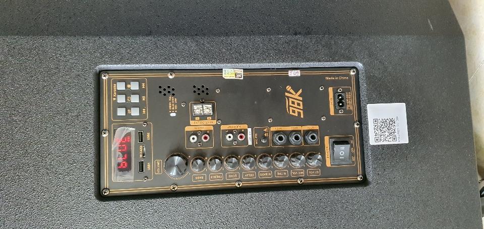 Loa Kéo Di Động 98K  K18  (Bass 4 tấc, 2 micro)

-duoc-ban-tai-Trọng Đại. Băng đĩa nhạc. Phụ kiện âm thanh