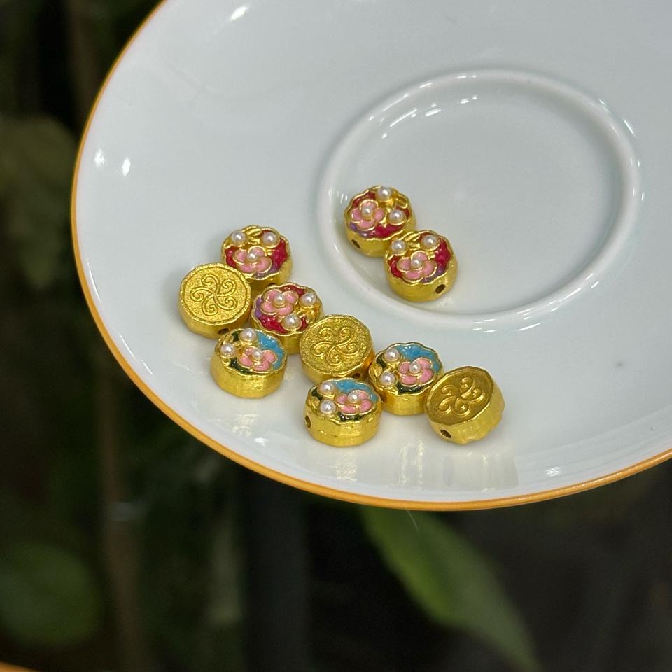 Charm - charm tròn hoạ tiết hoa sơn dầu tráng men hợp kim cao cấp mạ vàng-duoc-ban-tai-NGỌC THANH GIANG GEMS & JADES