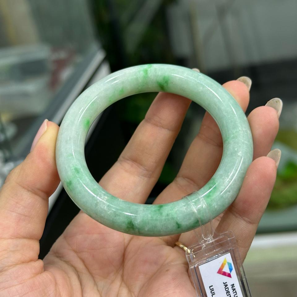 SP0146_Vòng bản đũa ú điểm xanh cay ni53-54-duoc-ban-tai-NGỌC THANH GIANG GEMS & JADES