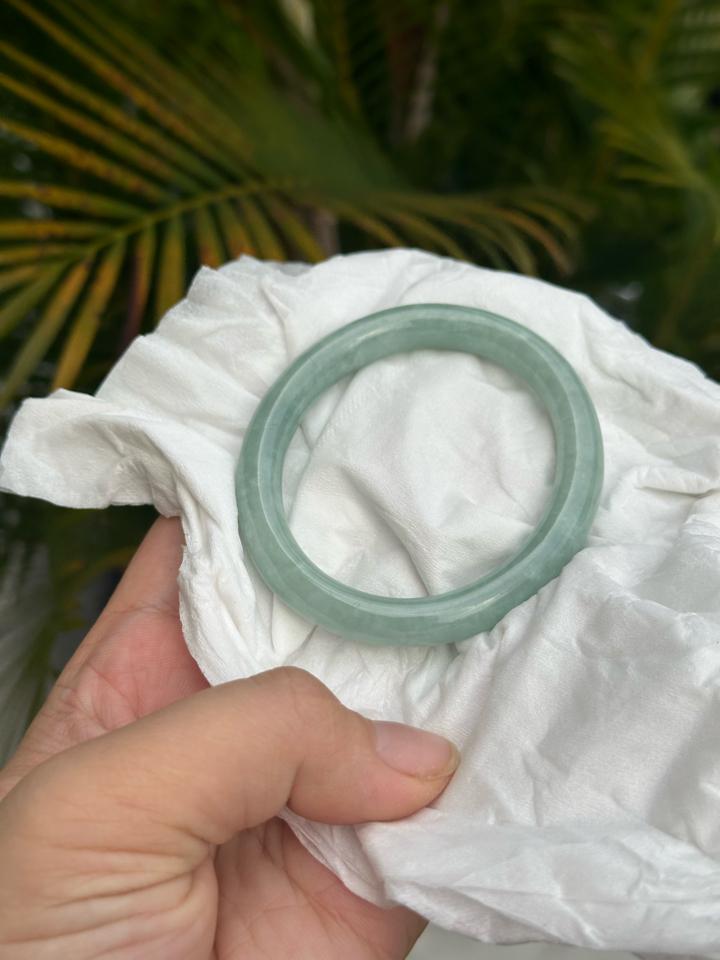 Vòng bản đũa form quý phi - 51/52 đeo vừa-duoc-ban-tai-NGỌC THANH GIANG GEMS & JADES