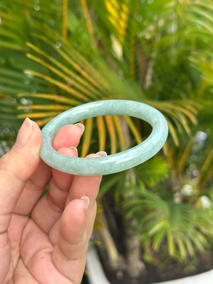 Vòng bản đũa form quý phi - 51/52 đeo vừa-duoc-ban-tai-NGỌC THANH GIANG GEMS & JADES