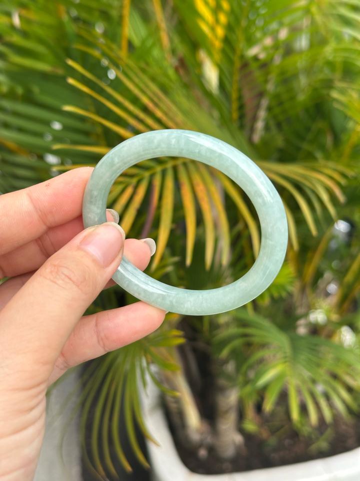 Vòng bản đũa form quý phi - 51/52 đeo vừa-duoc-ban-tai-NGỌC THANH GIANG GEMS & JADES
