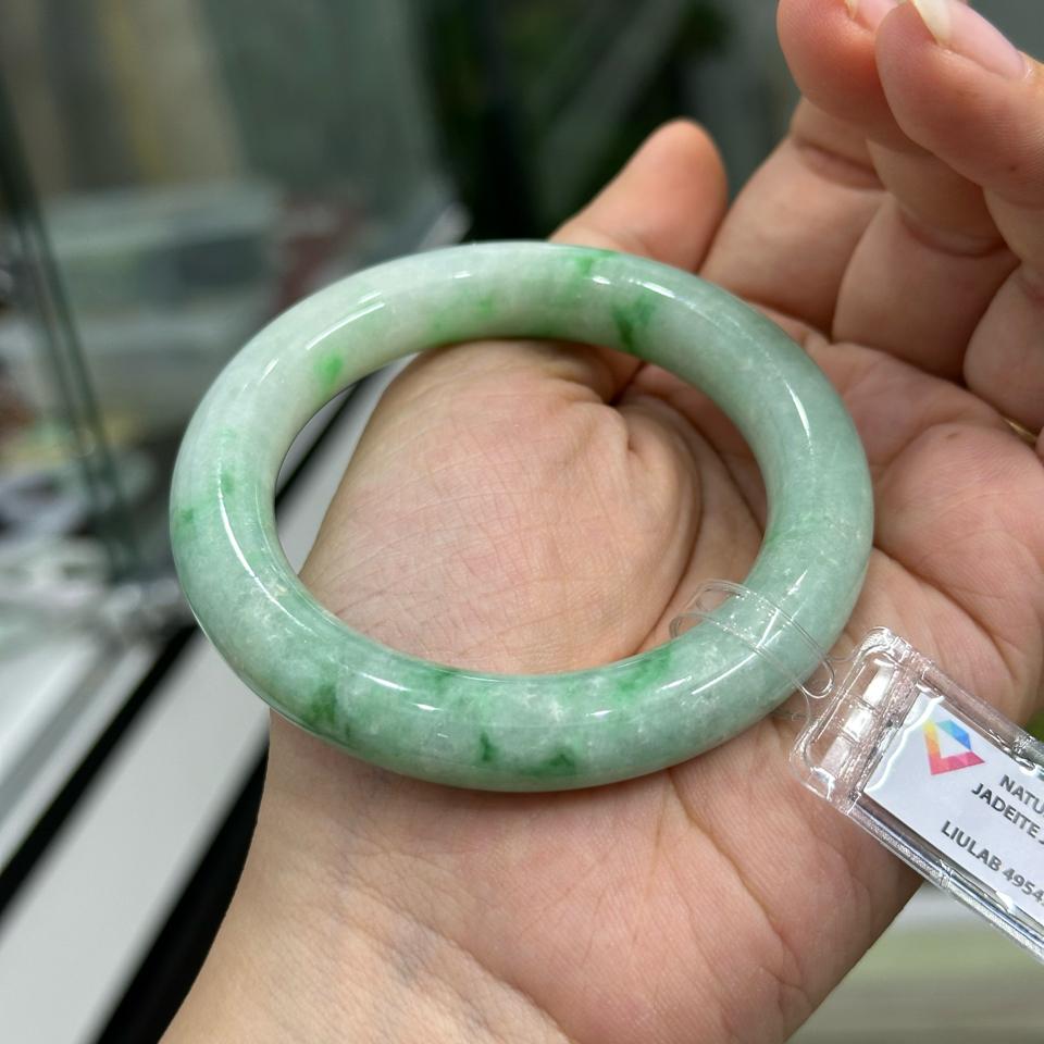 SP0146_Vòng bản đũa ú điểm xanh cay ni53-54-duoc-ban-tai-NGỌC THANH GIANG GEMS & JADES
