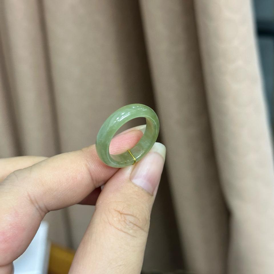 Nhẫn 18.3mm-duoc-ban-tai-NGỌC THANH GIANG GEMS & JADES
