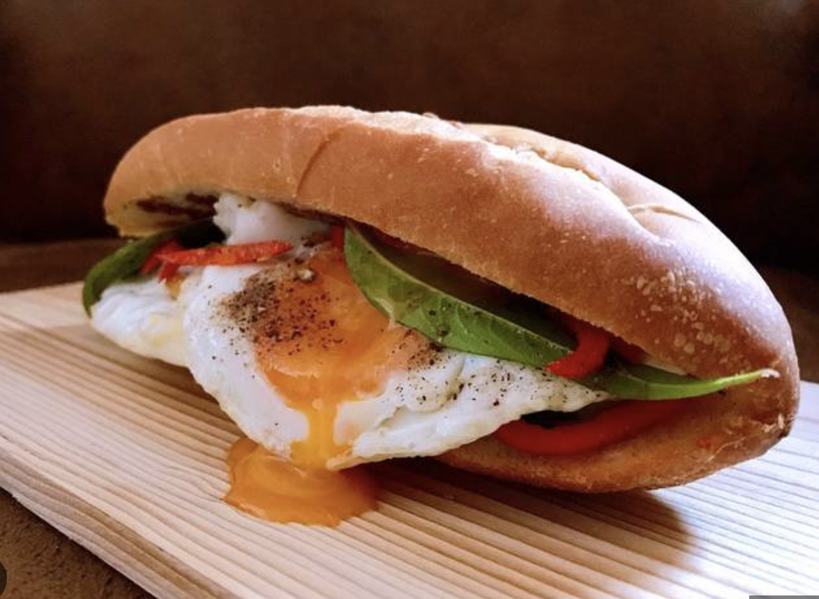 Bánh mì ốp la-duoc-ban-tai-Bếp Cu Minh