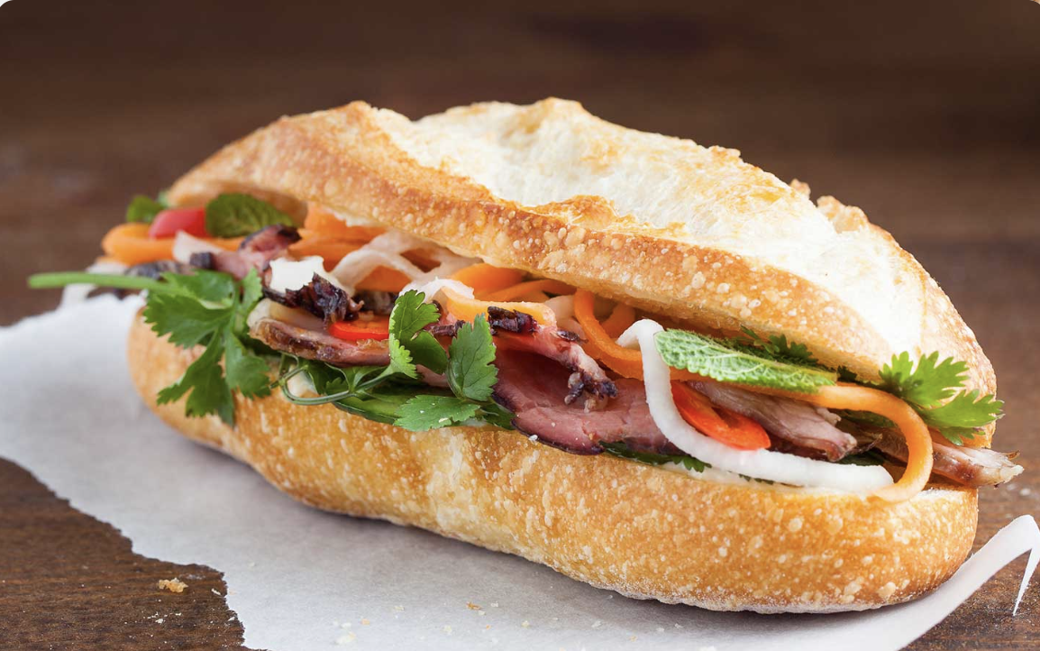Bánh mì thịt-duoc-ban-tai-Bình đẹn