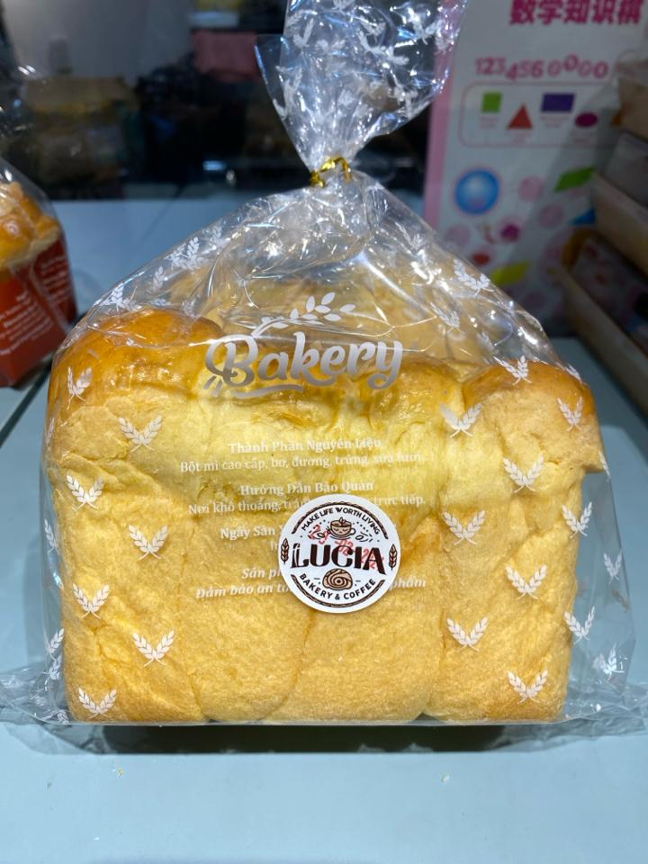 Bánh mì Hoa Cúc Cam Vàng Lucia 250G-duoc-ban-tai-Lucia Bakery & Coffee