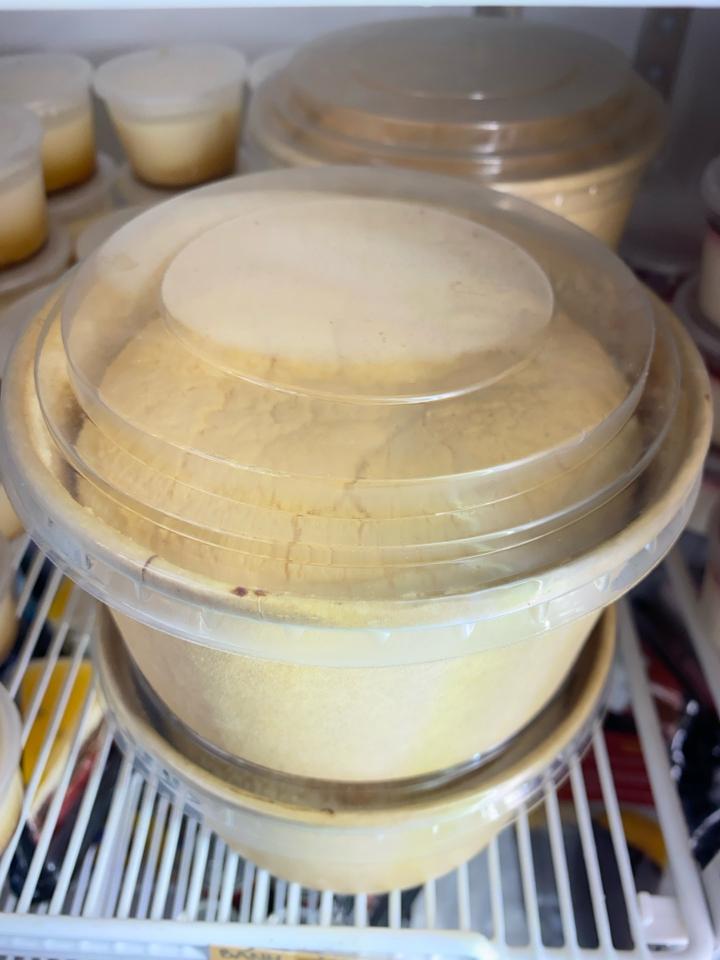 Cốt Bánh Bông Lan-duoc-ban-tai-Lucia Bakery & Coffee