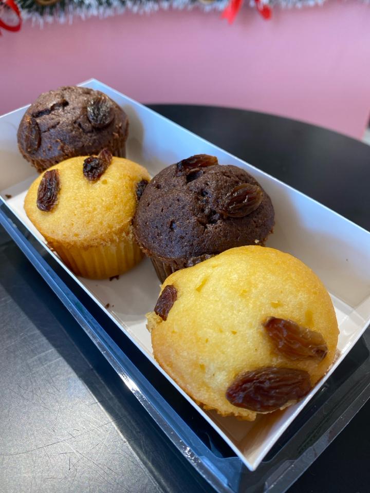 Bánh Muffin Vani / Socola-duoc-ban-tai-Lucia Bakery & Coffee