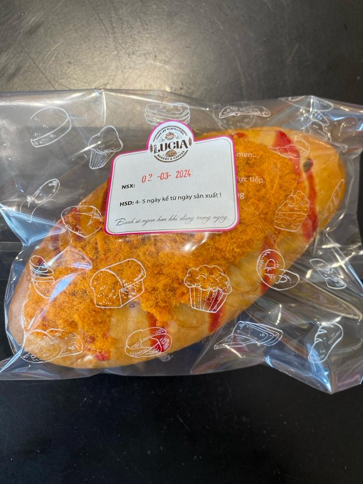 Bánh Mì Chà Bông-duoc-ban-tai-Lucia Bakery & Coffee