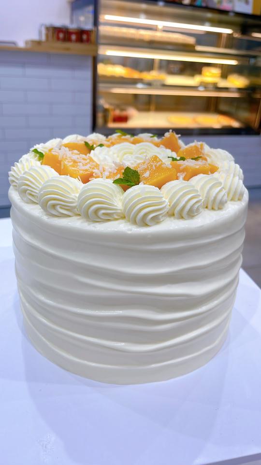 Bánh xoài 16cm thành cao 3 lớp-duoc-ban-tai-Tiệm Bánh Mai Hương
