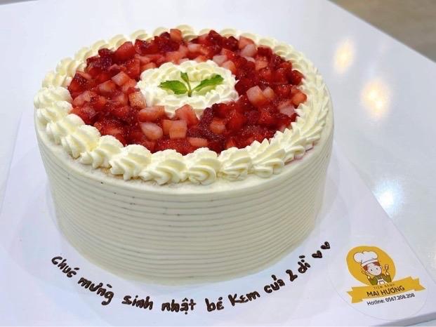 Bánh dâu tây kem tươi 14cm -duoc-ban-tai-Tiệm Bánh Mai Hương