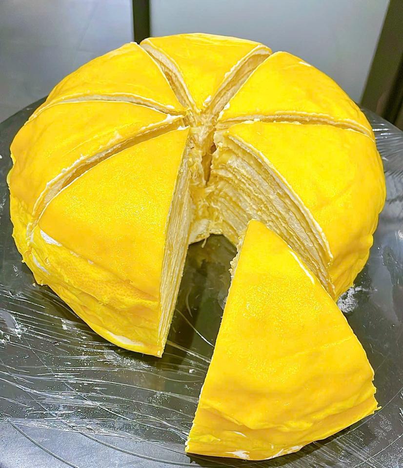 crep sầu miếng-duoc-ban-tai-Tiệm Bánh Mai Hương