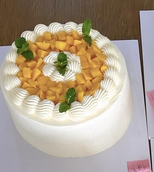 Bánh kem tươi 16cm xoài-duoc-ban-tai-Tiệm Bánh Mai Hương