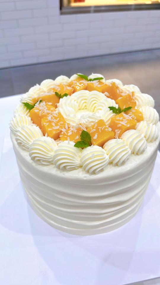Bánh xoài 16cm thành cao 3 lớp-duoc-ban-tai-Tiệm Bánh Mai Hương