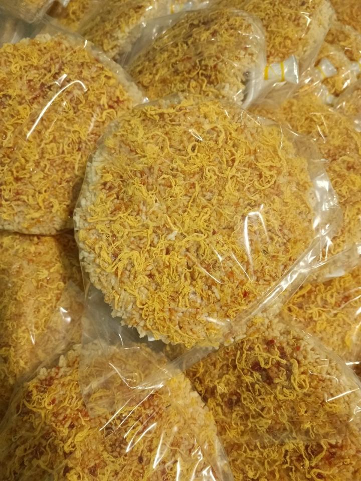 Cơm sấy Tròn-duoc-ban-tai-Bánh mì Panda